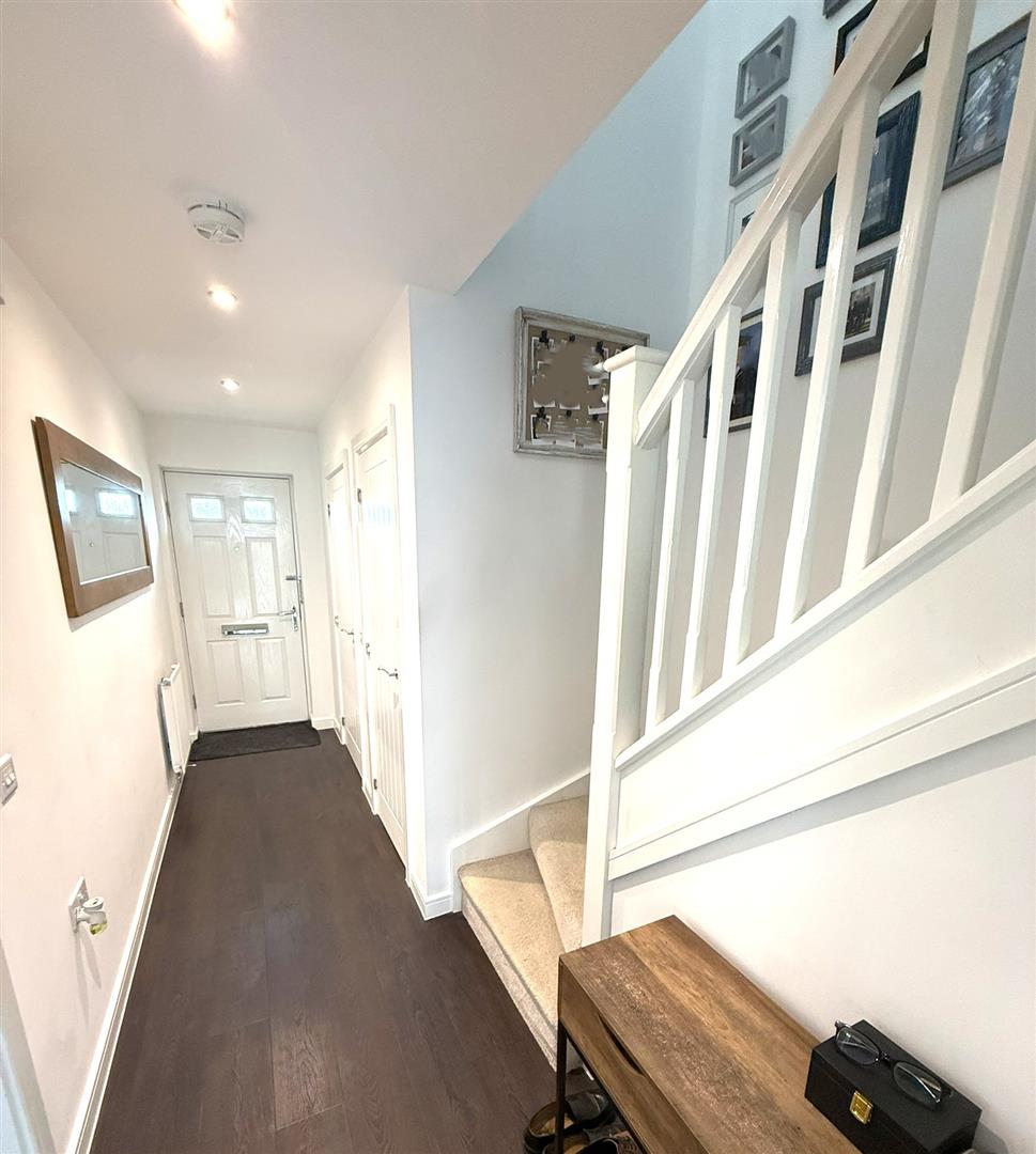 Sandown Crescent, 